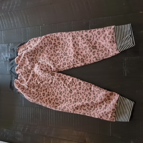Pink Leopard Print Pocket Joggers - Picture 3 of 3